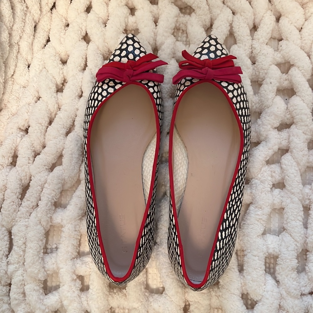 Status leather pointy toe ballet flats with suede bows - Picture 2 of 6